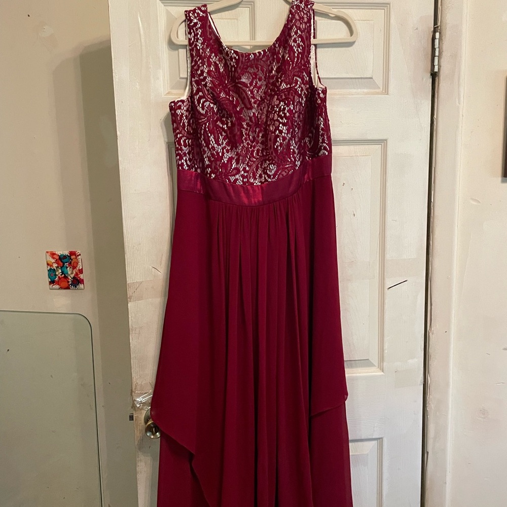 Elegant Lace Burgundy Evening Dress